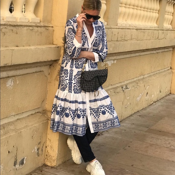 BLOGGERS FAVORITE ZARA EMBROIDERED DRESS - Picture 2 of 8
